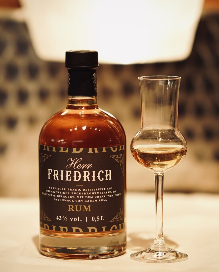 Herr Friedrich Rum